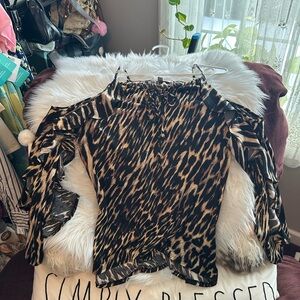 Jennifer Lopez Animal Print Cold Shoulder Blouse Sz L EUC